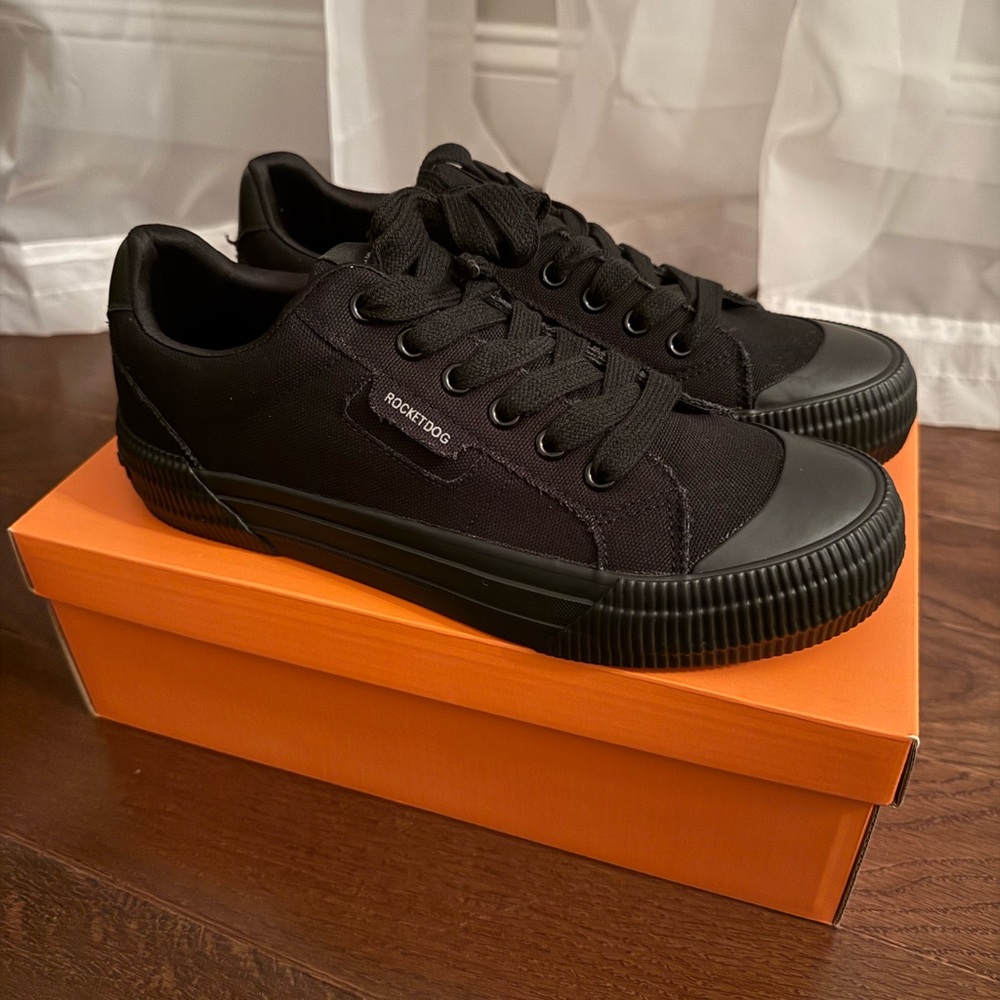 Rocket Dog Men's Black Canvas Sneakers